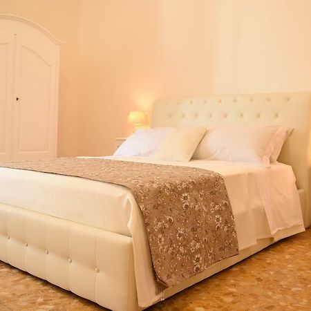 נאפולי B&B Bonnes Suites מראה חיצוני תמונה