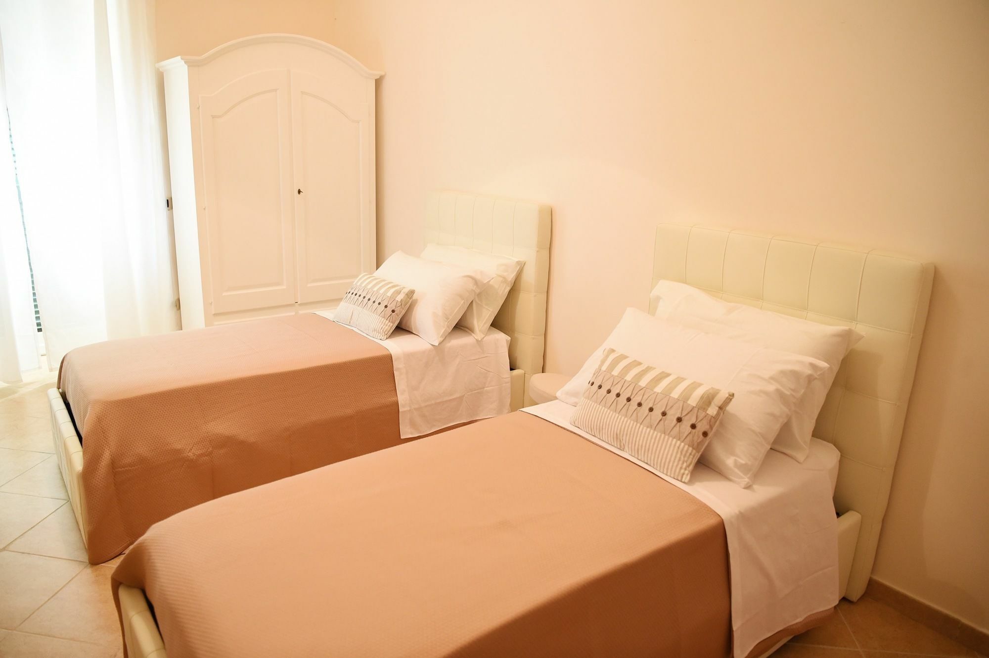 נאפולי B&B Bonnes Suites מראה חיצוני תמונה